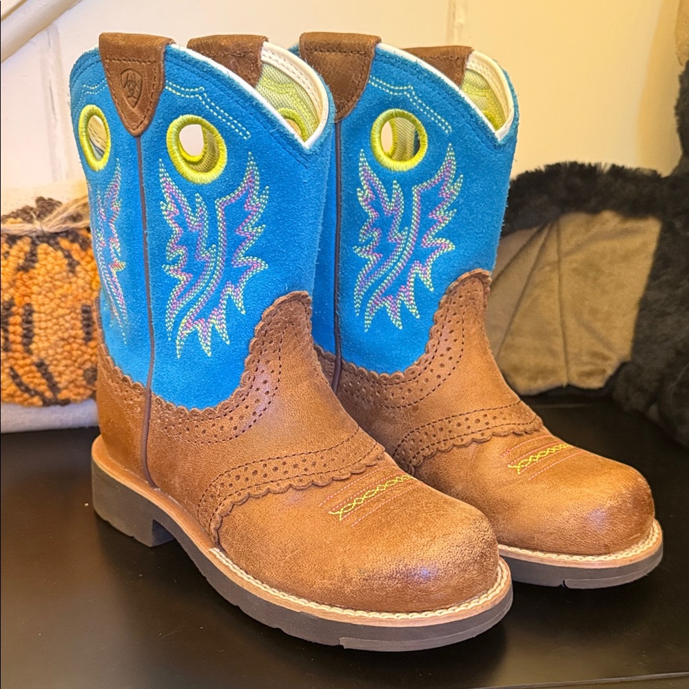 Ariat Kid’s Fatbaby Cowgirl Western Boots in Blue and Brown